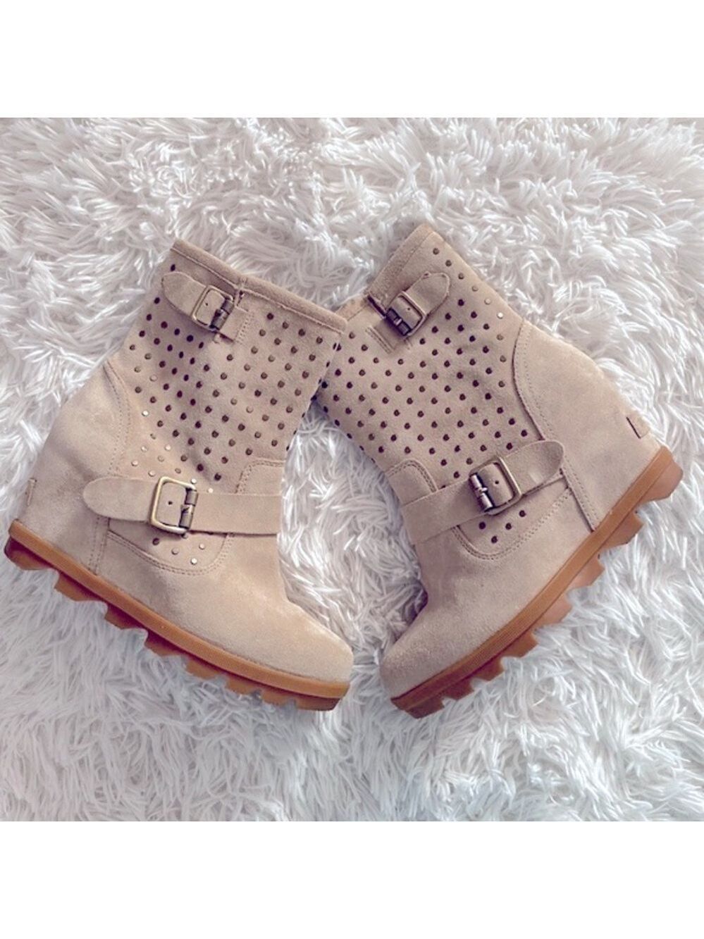 NWOT Sorel Joan of arc studded wedge ankle boots